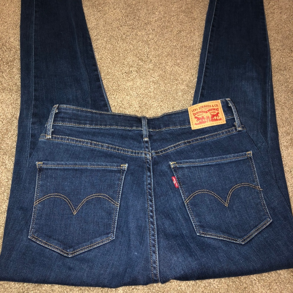 Levi High Rise Skinny Jeans